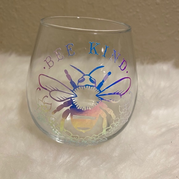 Other - 4 for $9 🌻 Holographic Bee Kind Wine Glass 💙